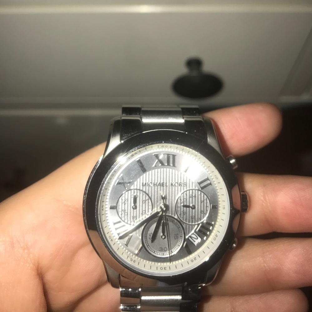 Michael Kors Silver Watch (BRAND NEW) - Picture 3 of 4